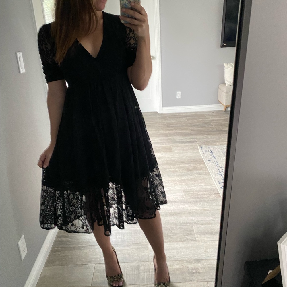 𝅺Free People Mountain Laurel Black Lace V Neck Midi Dress Size 2
